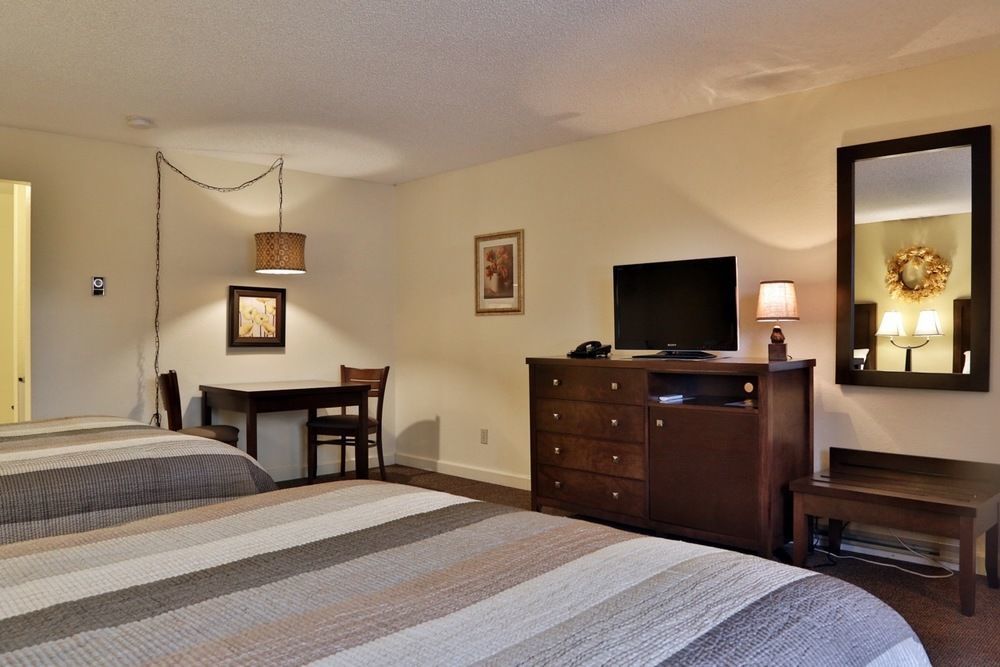Harbor Inn Freeland Bagian luar foto