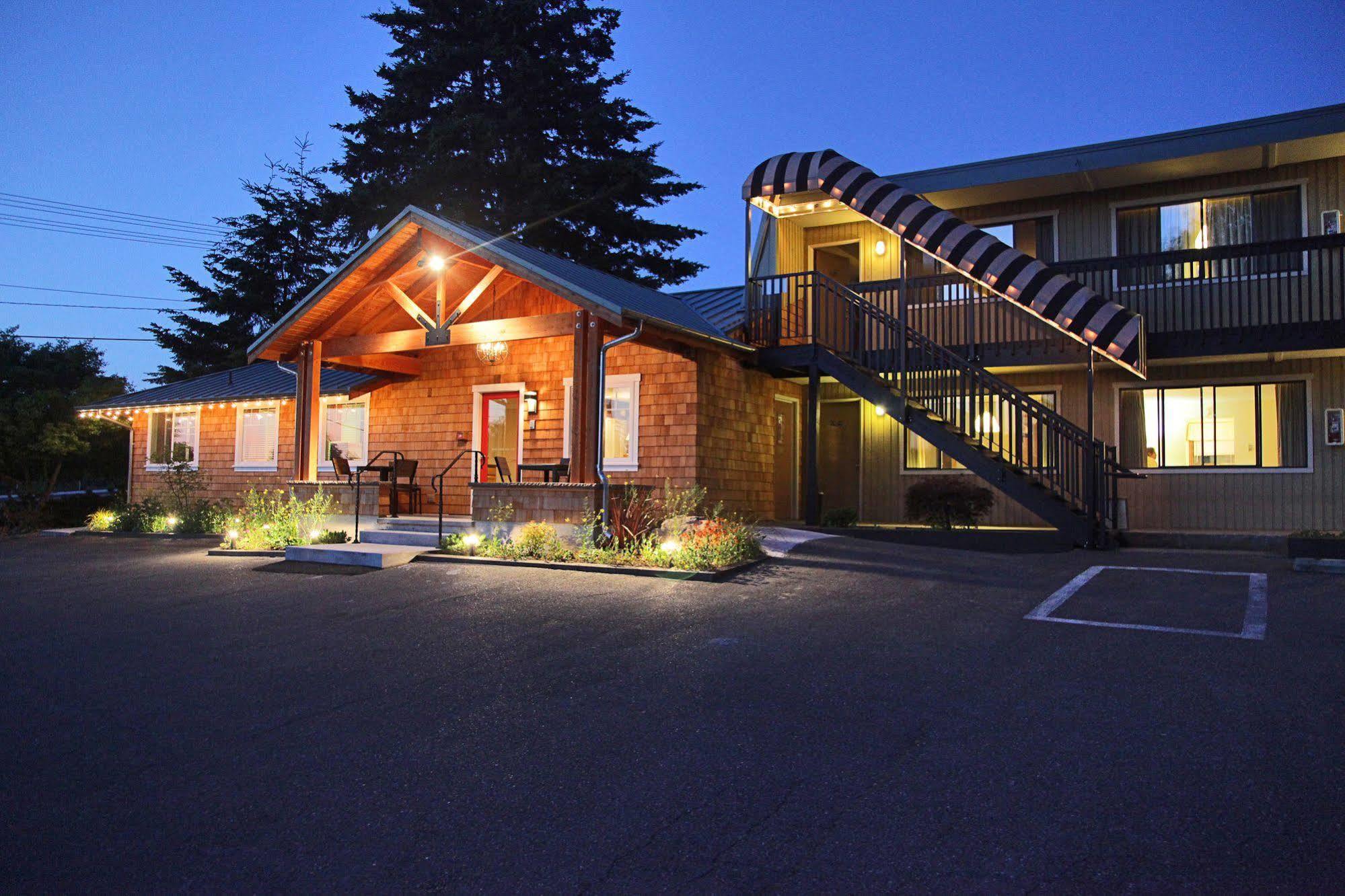 Harbor Inn Freeland Bagian luar foto