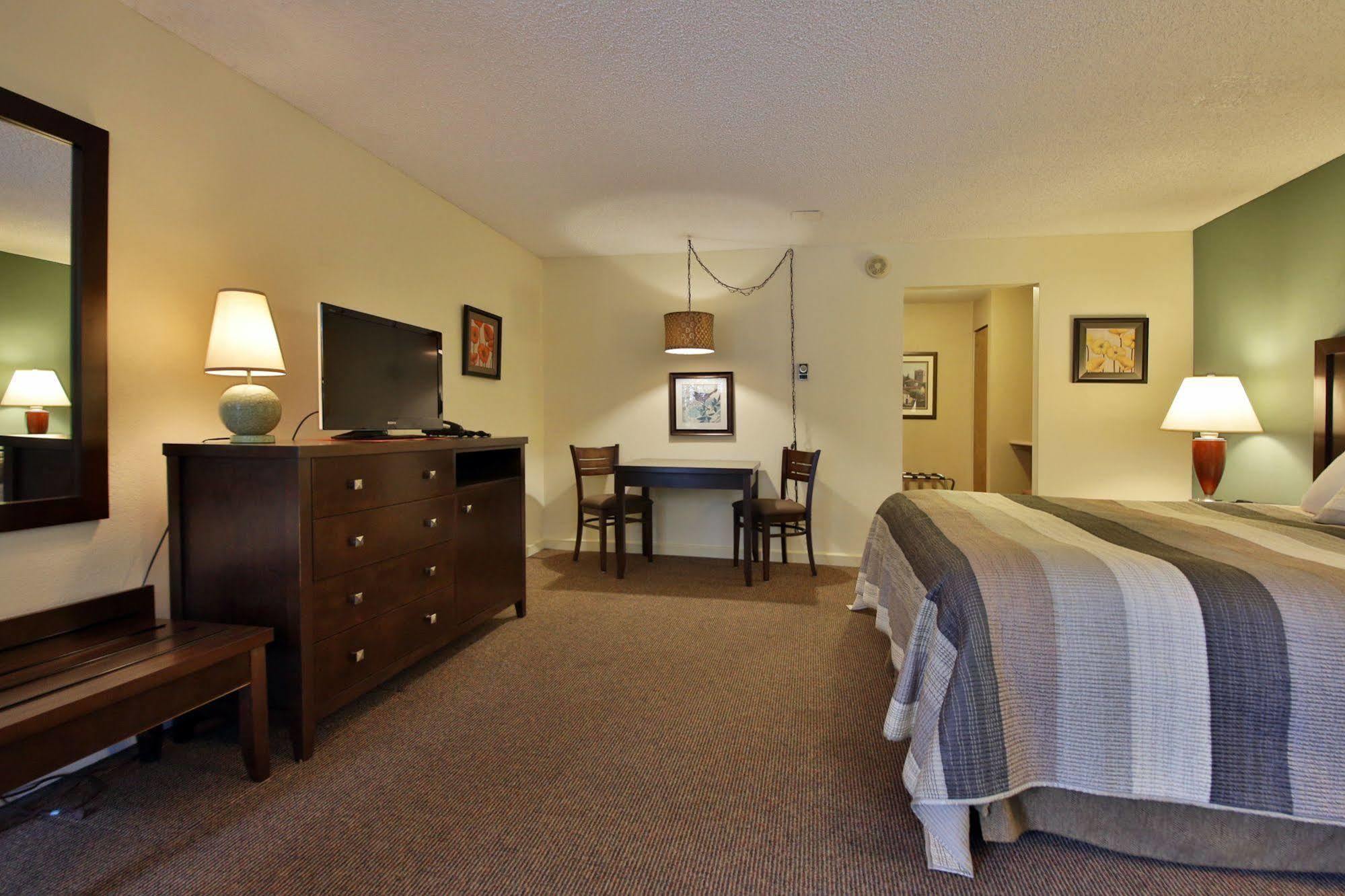 Harbor Inn Freeland Bagian luar foto