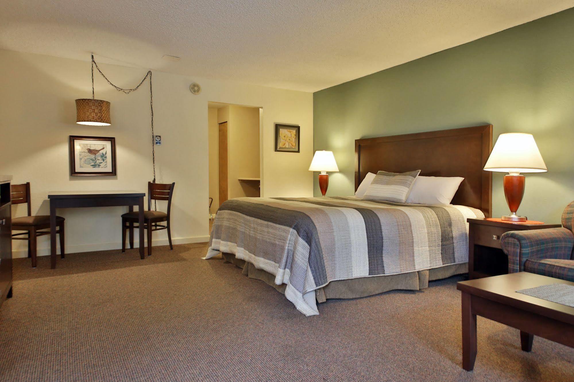 Harbor Inn Freeland Bagian luar foto