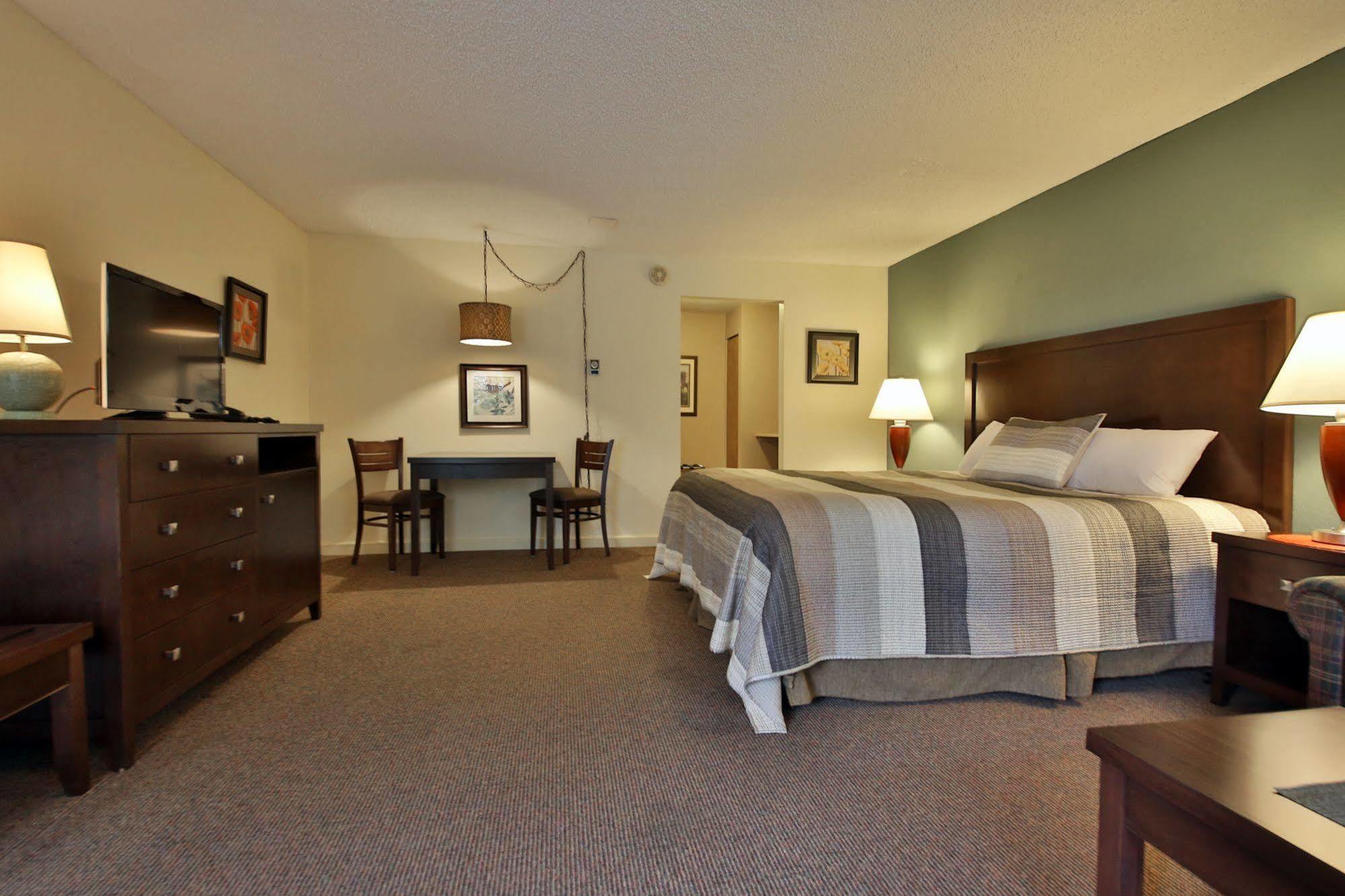 Harbor Inn Freeland Bagian luar foto