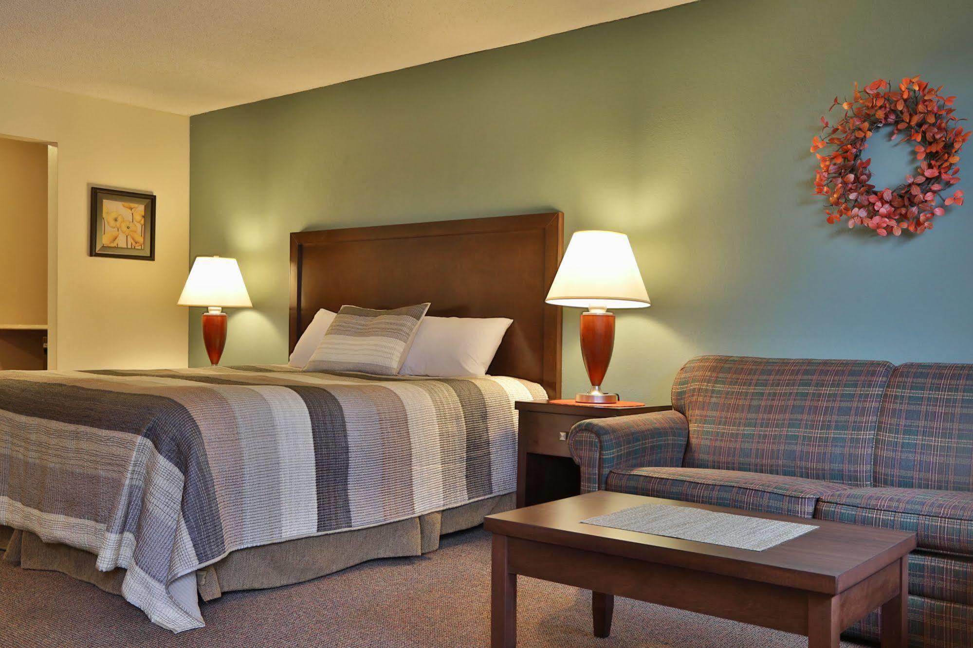Harbor Inn Freeland Bagian luar foto